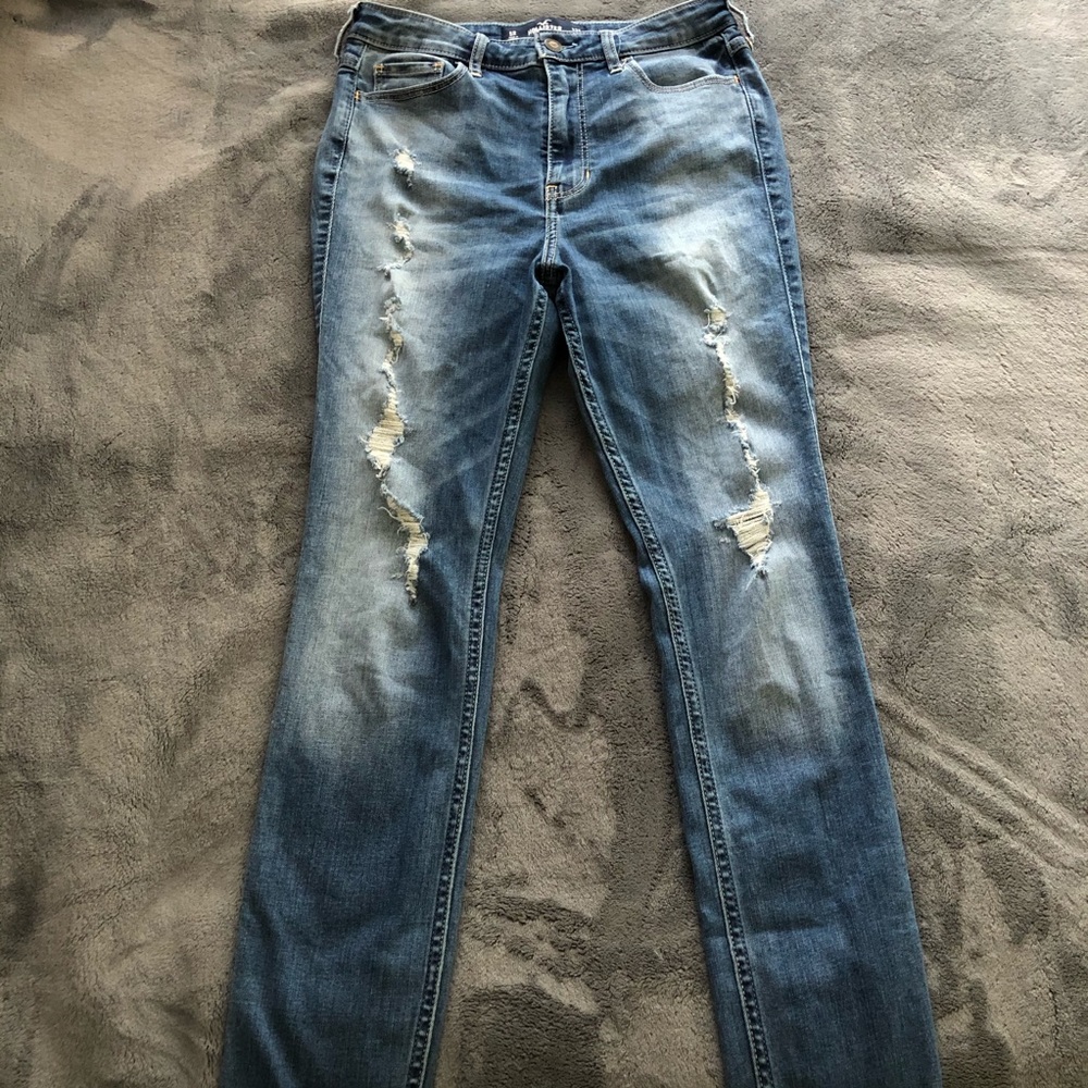 Hollister medium wash ripped skinny jeans